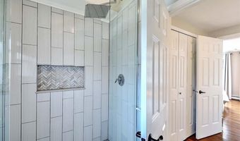 17 Mosher Dr, Barrington, RI 02806