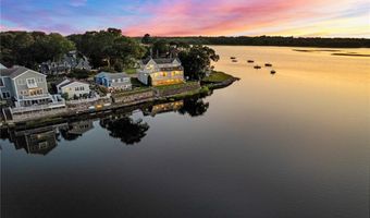 99 Boyce Ave, Barrington, RI 02806