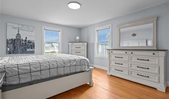 31 Swan St, North Providence, RI 02911