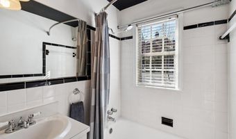 706 S ARLINGTON MILL Dr 18302, Arlington, VA 22204