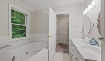 31 Grant Dr, Avon, CT 06001