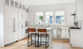 15 High St, Newport, RI 02840
