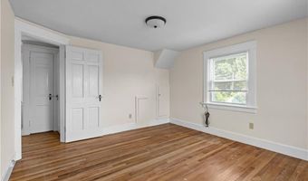53 Admiral Kalbfus Rd, Newport, RI 02840