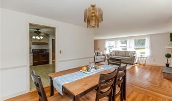 22 Whitewood Dr, Cranston, RI 02920