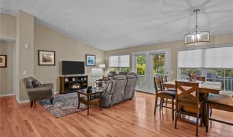 2 Mulberry Dr, Cranston, RI 02921