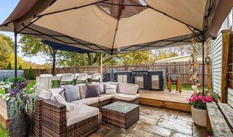 27 Dean Ave, Johnston, RI 02919