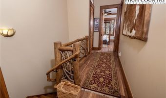 484 Farm Loop Rd, Banner Elk, NC 28604