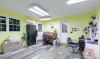 17 Point Ln, Arcadia, IN 46030