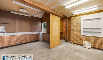 9267 Red Creek Rd, Casper, WY 82604