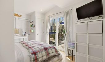5 Division St, Newport, RI 02840