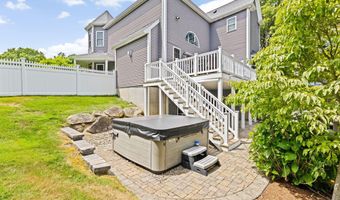 5 Bosuns Ln, Bourne, MA 02532