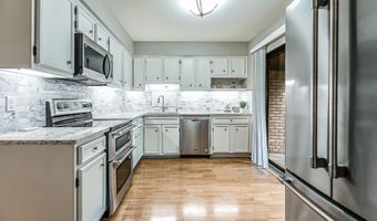 1040 Greenhills Dr, Ann Arbor, MI 48105