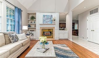 85 Sheep Farm Dr, East Greenwich, RI 02818