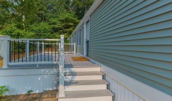 15 1st St, Bourne, MA 02532