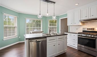 613 Skyline Dr, Batesburg Leesville, SC 29070