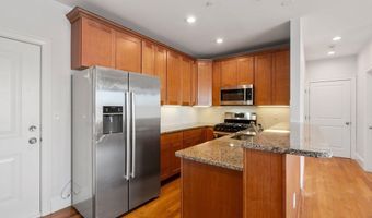 360 W 2nd 11, Boston, MA 02127