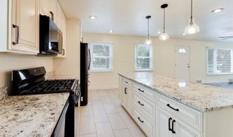 909 E Oakton St, Arlington Heights, IL 60004