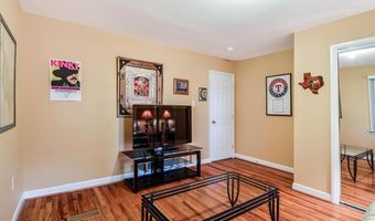 4406 ROUNDHILL Rd, Alexandria, VA 22310