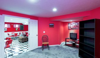 1136 Stewarton, Cincinnati, OH 45102