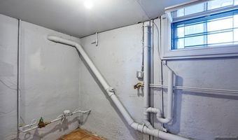 6 Levitt Ave, Bergenfield, NJ 07621