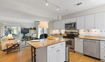 424 Riverview Dr, Bay St. Louis, MS 39520