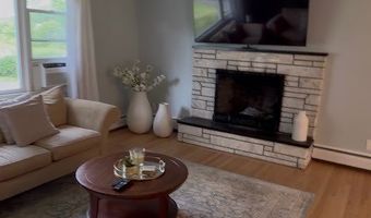 7 Rogers Dr, Danbury, CT 06810