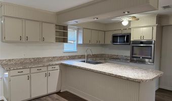 205 S Parkway Dr, Alvarado, TX 76009