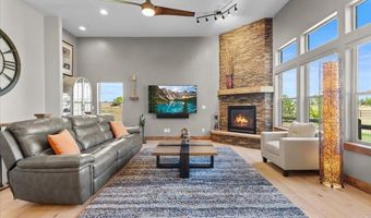 1336 Paramount Dr, Berthoud, CO 80513