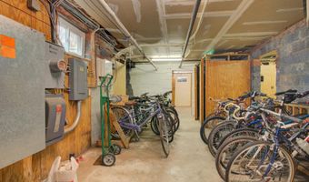 2100 N SCOTT St 103, Arlington, VA 22209
