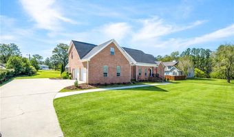 2447 OAKWOODS Ln, Alexander City, AL 35010