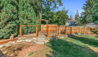 117 High St, Ashland, OR 97520