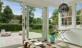 124 Harrison Ave, Newport, RI 02840