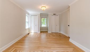 122 Sylvan Dr, East Greenwich, RI 02818