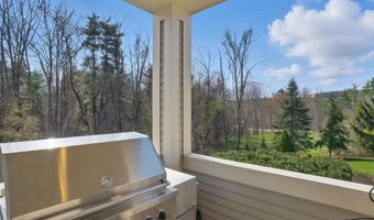 7 Champagne Ter, Bedford, NH 03110