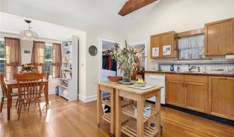 85 Sweet Ln, North Kingstown, RI 02852