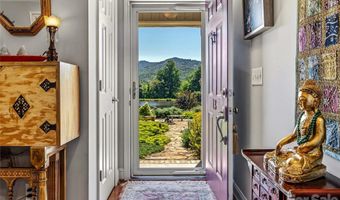 13 Ashley Rd, Asheville, NC 28805