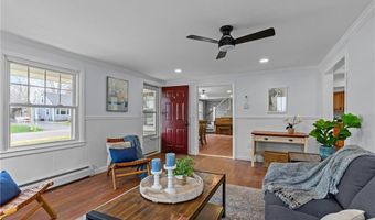 4 Sherbrooke Rd, Barrington, RI 02806