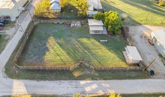 305 N SYCAMORE St, Archer City, TX 76351