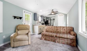 8 Bush Ave, Allenstown, NH 03275