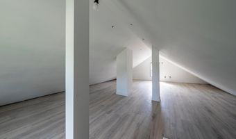 24 Slater St, Amsterdam, NY 12010
