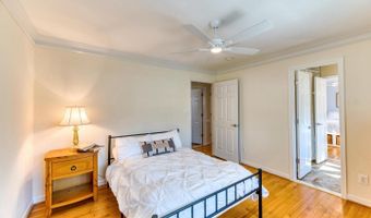 5151 PIEDMONT Pl, Annandale, VA 22003