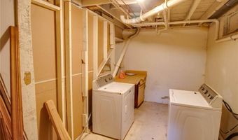 645 Elfgen St, Alton, IL 62002