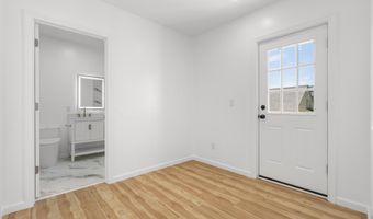 810 Brewster St, Bridgeport, CT 06605