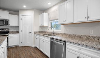 160 Eagle Cir, Amherst, OH 44001