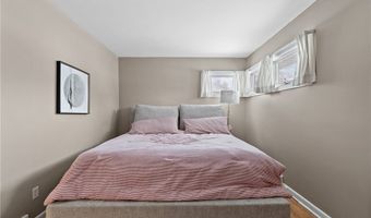 2426 Banbury Rd, Akron, OH 44333