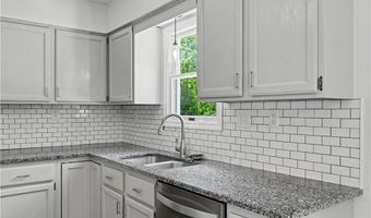 408 Abbyshire Rd, Akron, OH 44319