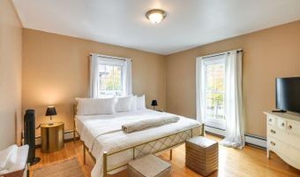 271 Essex St, Bangor, ME 04401