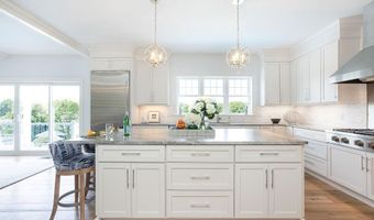 1040 Buttonwoods Ave, Warwick, RI 02886