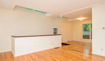 924 N Maple Rd, Ann Arbor, MI 48103