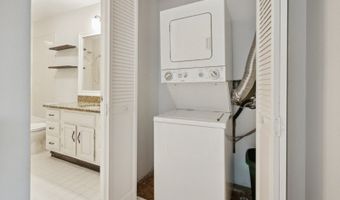 4 Ray Ct, Bedminster, NJ 07921